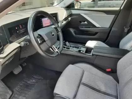 Photo 9 Opel Astra  1.6 Turbo 180ch Hybrid Elegance Business BVA8