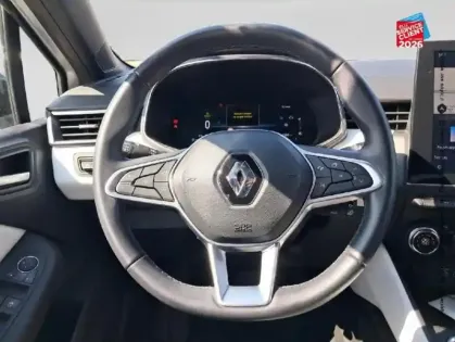 Photo 11 Renault Clio  1.6 E-Tech hybride 145ch Techno