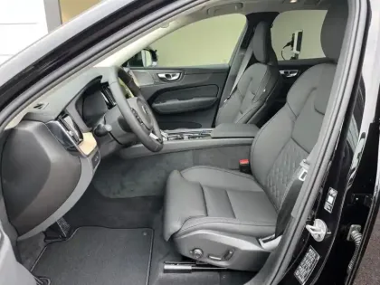 Photo 10 Volvo XC60  T6 Hybride Rechargeable 335ch Ultra Style Dark Geartronic 8 AWD