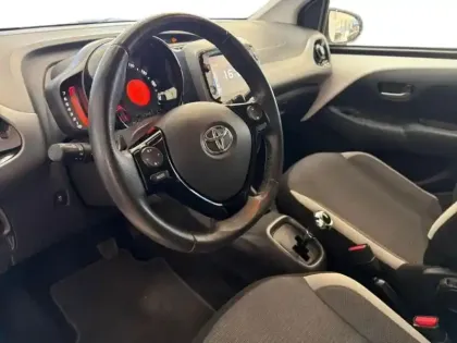Photo 13 Toyota Aygo  1.0 VVT-i 72ch x-play x-shift 5p MY21
