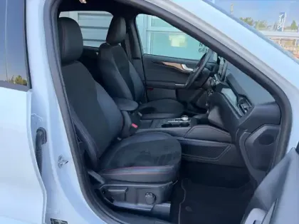 Photo 26 Ford Kuga 2.5 Duratec 190ch FHEV E85 ST-Line X BVA