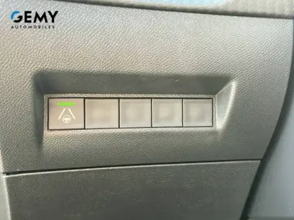 Photo 36 Peugeot 2008  Hybrid 145 e-DCS6