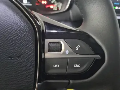 Photo 34 Peugeot 208  PureTech 75 S&S BVM5
