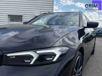 Photo 16 BMW Serie 3 Touring 330e xDrive 292 ch BVA8