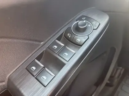 Photo 5 Ford Kuga 2.5 Duratec 180ch Hybrid FlexiFuel Titanium Business Powershift