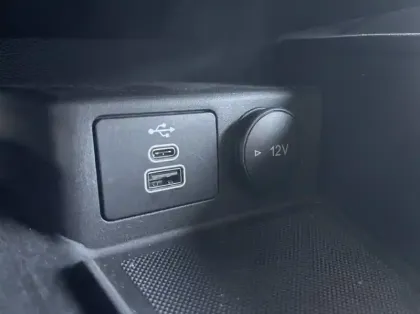 Photo 21 Ford Kuga 2.5 Duratec 180ch Hybrid FlexiFuel Titanium Business Powershift