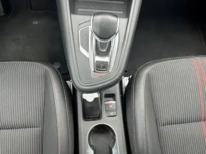 Photo 18 Renault Captur  TCe 160 EDC - 21