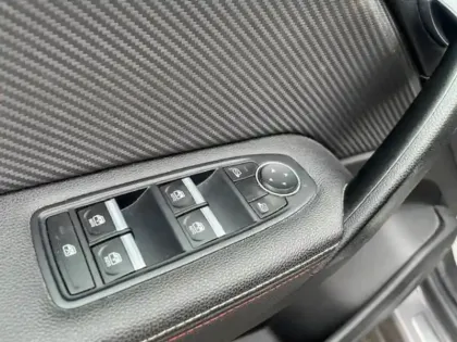 Photo 17 Renault Captur  TCe 160 EDC - 21