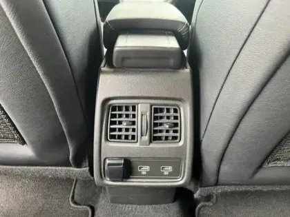 Photo 28 Renault Captur  TCe 160 EDC - 21