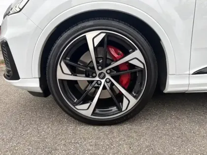 Photo 8 Audi Q7 60 TFSI e quattro Competition 