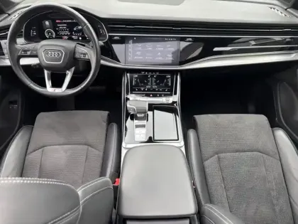 Photo 10 Audi Q7 60 TFSI e quattro Competition 