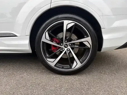 Photo 11 Audi Q7 60 TFSI e quattro Competition 