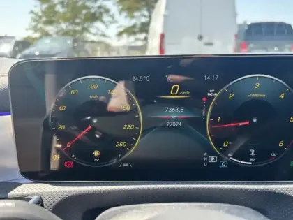 Photo 13 Mercedes CLA  180 d Coupé AMG Line