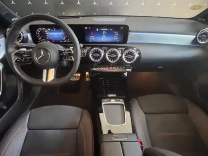 Photo 10 Mercedes Classe A 200 d AMG Line
