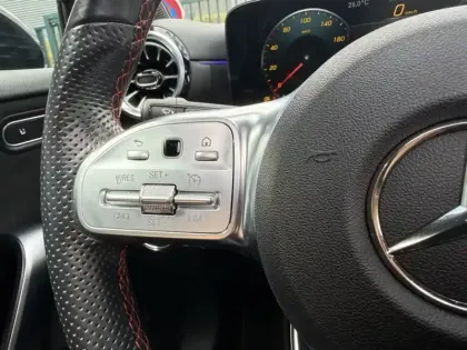 Photo 17 Mercedes Classe A 180 d AMG Line