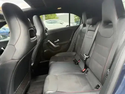 Photo 15 Mercedes Classe A 180 d AMG Line