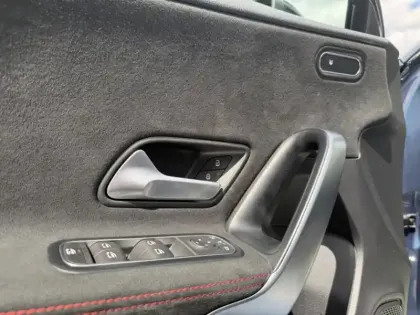 Photo 16 Mercedes Classe A 180 d AMG Line