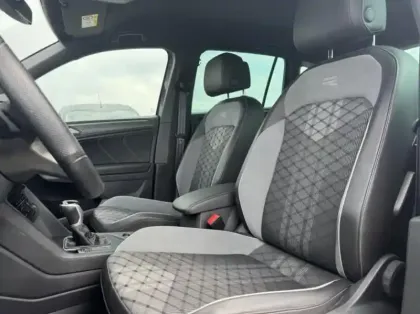 Photo 14 Volkswagen Tiguan  1.4 eHybrid 245ch R-Line DSG6