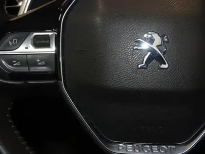 Photo 12 Peugeot 3008  Plug-in Hybrid 180ch Allure Pack e-EAT8