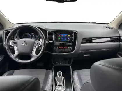Photo 13 Mitsubishi Outlander  PHEV Twin Motor Business 4WD Euro6d-T EVAP 5cv