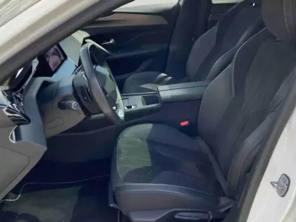 Photo 10 Peugeot 408  PHEV 225ch GT e-EAT8