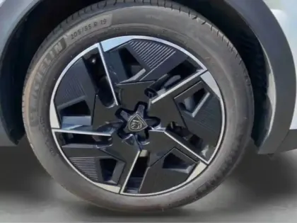 Photo 9 Peugeot 408  PHEV 225ch GT e-EAT8