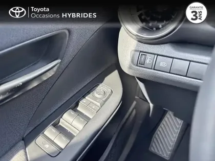 Photo 13 Toyota C-HR  1.8 Hybride 140ch Dynamic NG23