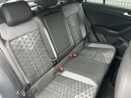 Photo 6 Volkswagen T-roc  1.5 TSI Evo2 150ch R-Line DSG7