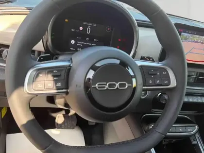 Photo 11 Fiat 600  1.2 Hybrid Turbo 110ch Pop eDCT6 Step 2