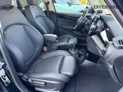 Photo 7 Mini Mini  5 Portes Cooper 136ch Edition Premium Plus BVA7