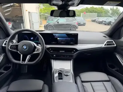 Photo 19 BMW Serie 3 Série 3 Touring 330eA 292ch M Sport