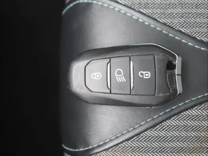Photo 14 Peugeot 3008  HYBRID 225ch Allure Pack e-EAT8