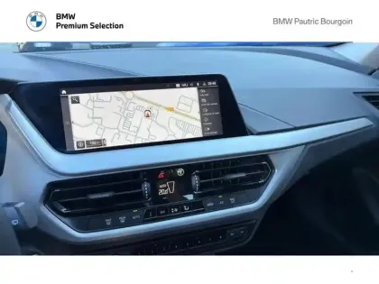 Photo 12 BMW Serie 1 Série 1 116iA 109ch Business Design DKG7