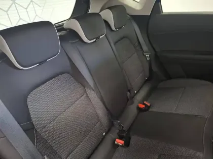 Photo 19 Renault Captur  E-Tech full hybrid 145