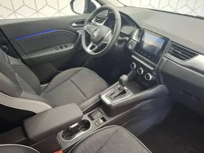Photo 26 Renault Captur  E-Tech full hybrid 145