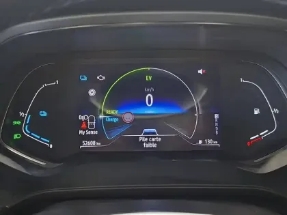 Photo 35 Renault Captur  E-Tech full hybrid 145