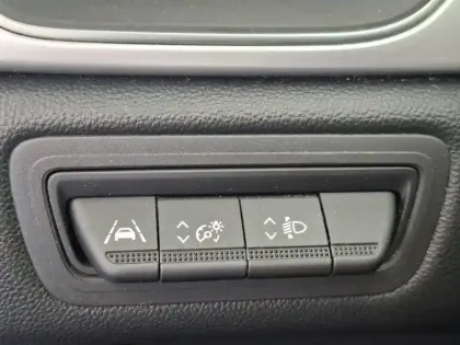 Photo 32 Renault Captur  E-Tech full hybrid 145