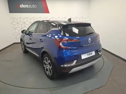 Photo 8 Renault Captur  E-Tech full hybrid 145