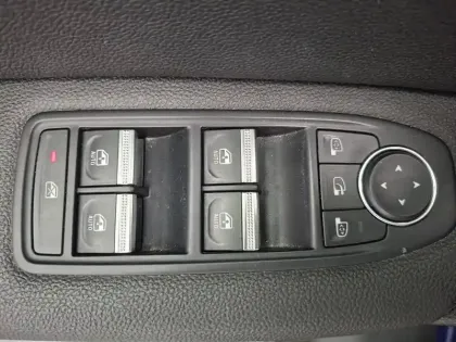 Photo 31 Renault Captur  E-Tech full hybrid 145