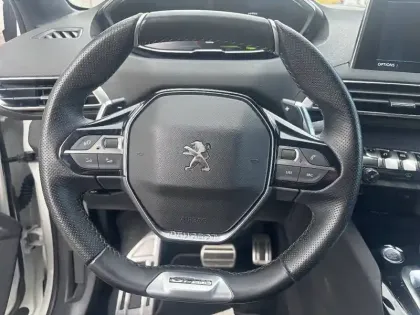 Photo 18 Peugeot 3008  Hybrid 225 e-EAT8