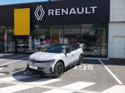 Photo 12 Renault Megane  E-Tech 220 ch autonomie confort
