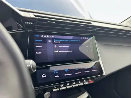 Photo 21 Peugeot 408  PHEV 180 e-EAT8