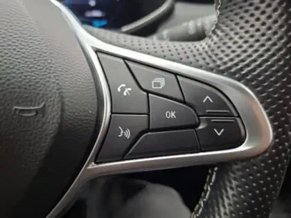 Photo 46 Renault Clio  E-Tech hybride 145