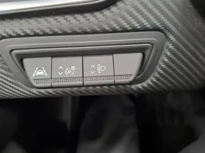 Photo 47 Renault Clio  E-Tech hybride 145