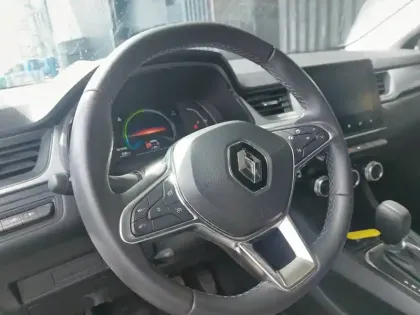 Photo 8 Renault Captur  E-Tech hybride 145