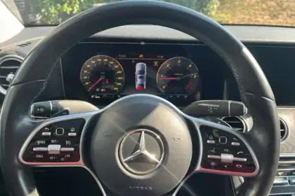 Photo 18 Mercedes Classe E  220 d 9G-Tronic