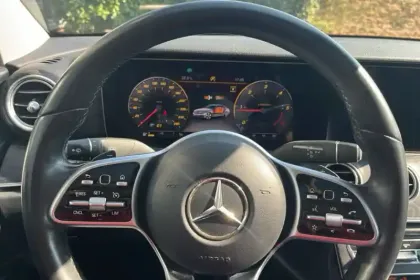 Photo 17 Mercedes Classe E  220 d 9G-Tronic