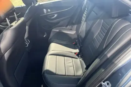 Photo 10 Mercedes Classe E  220 d 9G-Tronic