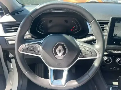 Photo 14 Renault Captur  E-Tech full hybrid 145