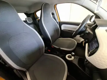 Photo 28 Renault Twingo  III E-Tech